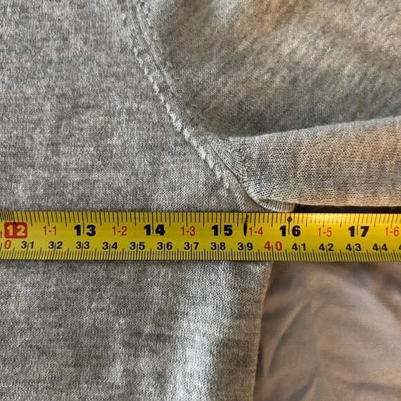 Lord & Taylor V-Neck Light Grey Cashmere Cardigan Sz S - Picture 8 of 8